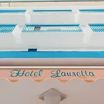 Lauretta 3*