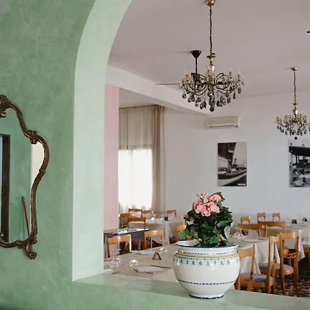 Lauretta Отель Беллария-Иджеа-Марина