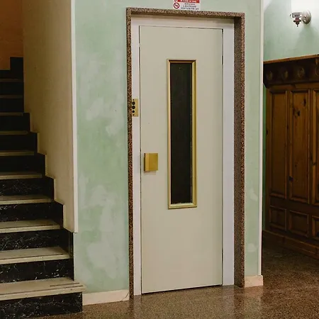 Lauretta Беллария-Иджеа-Марина