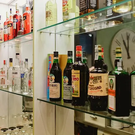 Отель Lauretta 3*