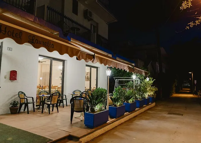 Lauretta Hotel 3*