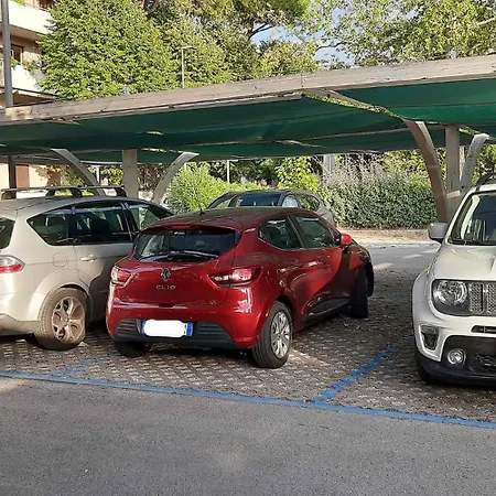 Ξενοδοχείο Lauretta 3*