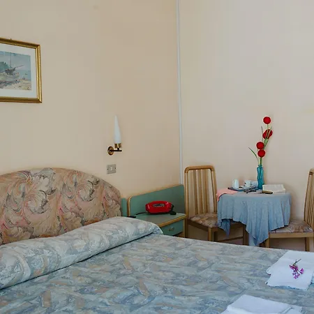 Lauretta Ξενοδοχείο 3*