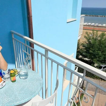 Lauretta Hotel