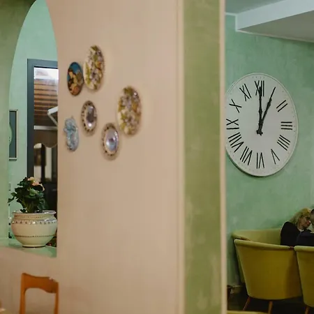 Lauretta 3* Μπελάρια-Ιτζέα Μαρίνα